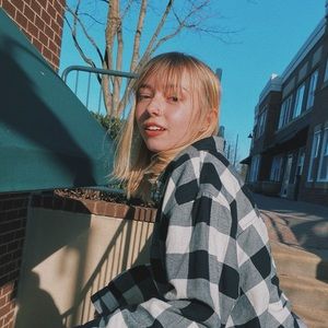 Meet your Posher, Dayna